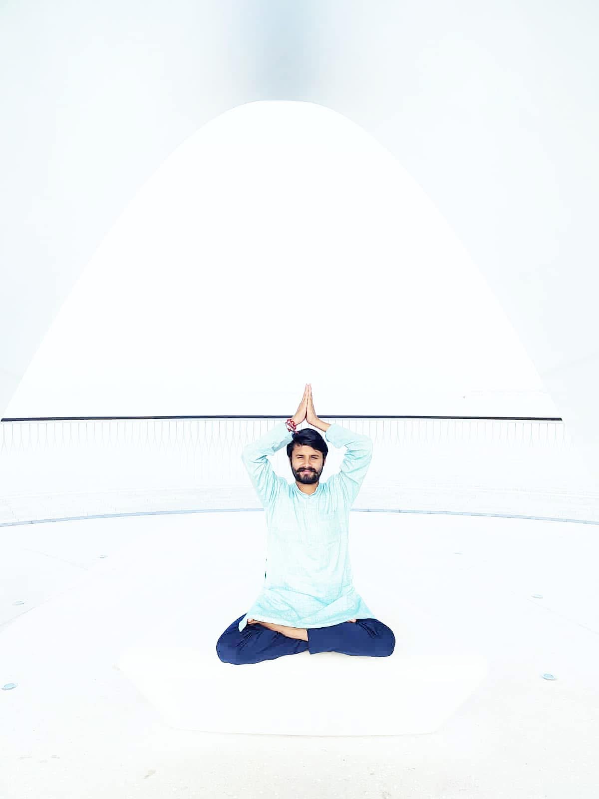 most famousyoga guru dr shivam msihra 